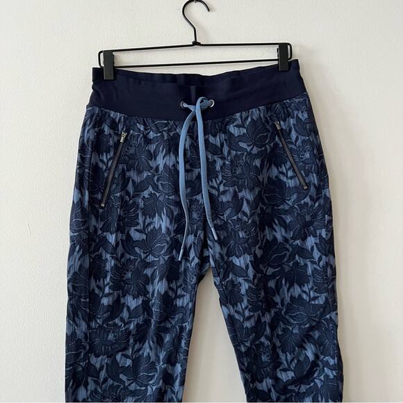 Athleta Trekkie North Jogger in Ethereal Cottage Bloom - Picture 4 of 7